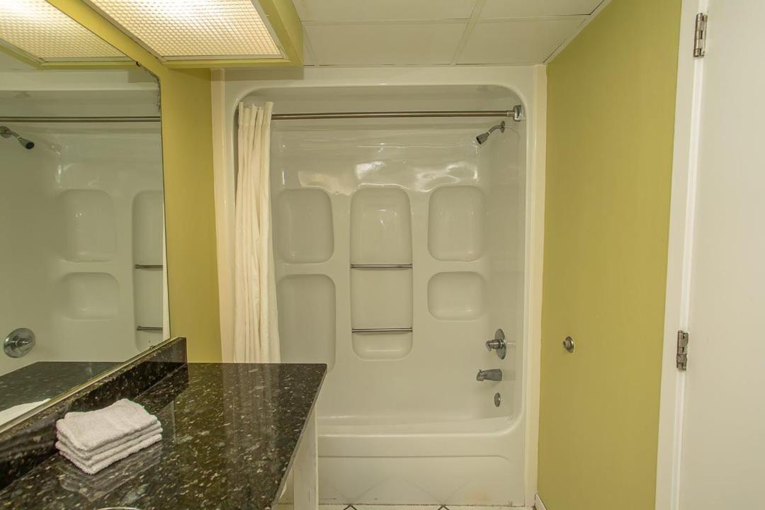 Oceanfront 2 Bedroom 3 Bathroom Unit 539-540 - Sleeps 10 Мертл-Біч Екстер'єр фото